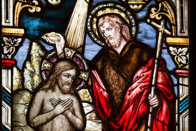 Jesus bekräftas av Gud och inleder sin verksamhet i Palestina